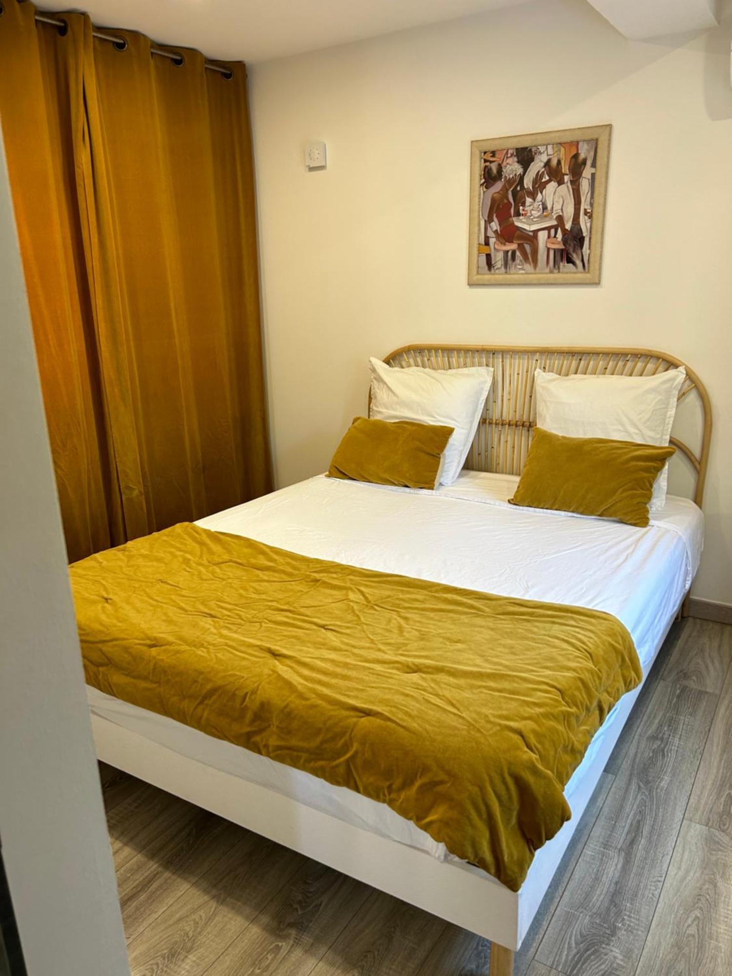 à Ajaccio Appartement *